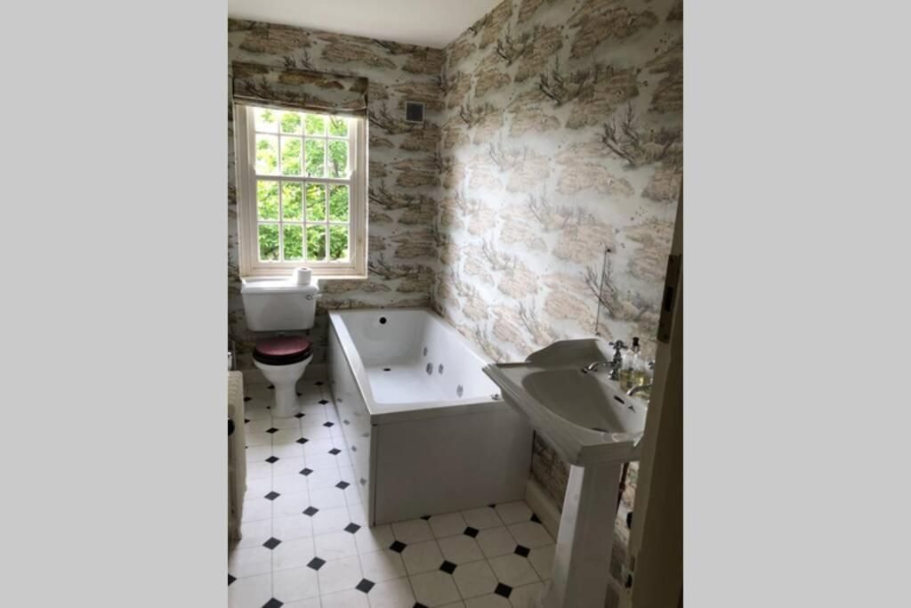 Hall Cottage, Wighill Near York And Leeds Тадкастър Екстериор снимка