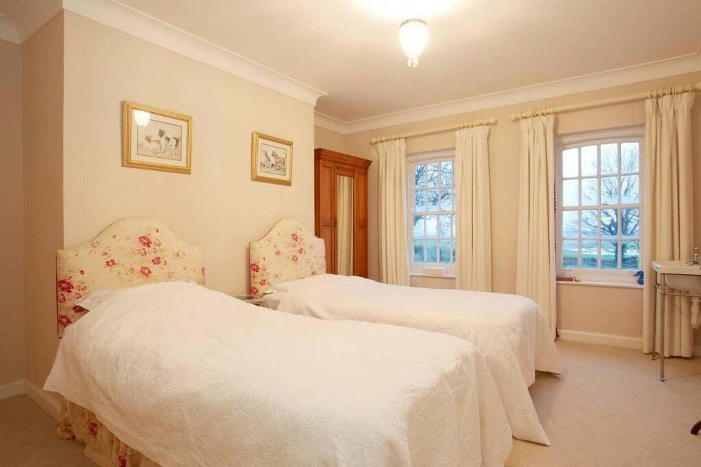 Hall Cottage, Wighill Near York And Leeds Тадкастър Екстериор снимка
